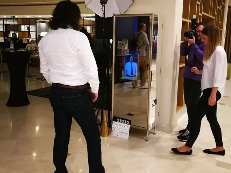 Новогоднее фотозеркало винный шкаф