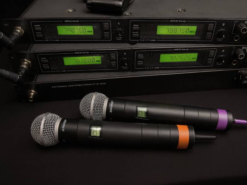 Микрофонный приемник Shure wireless UHF U4D-UA 