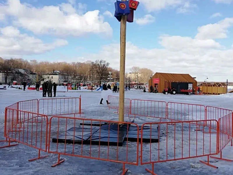 Масленичный столб