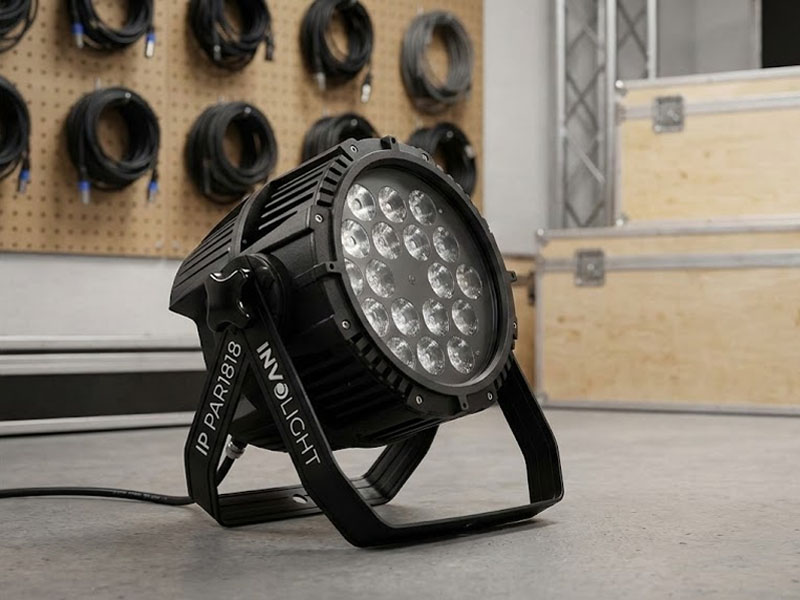 Светодиодный прожектор защищенный от влаги Involight IP Par-1818