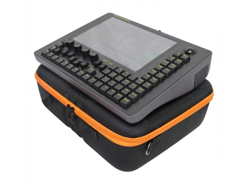 Световой пульт Q0 Mobile Command Wing с сенсорным экраном