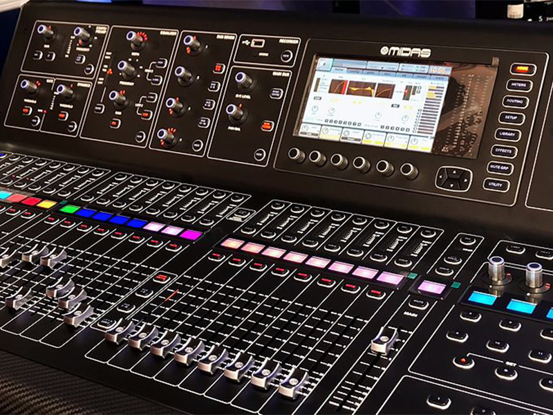 Цифровой микшер Midas M32