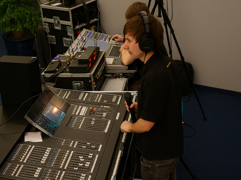 Цифровой микшерный пульт YAMAHA M7CL-48