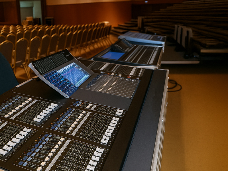 Цифровой микшерный пульт YAMAHA M7CL-48