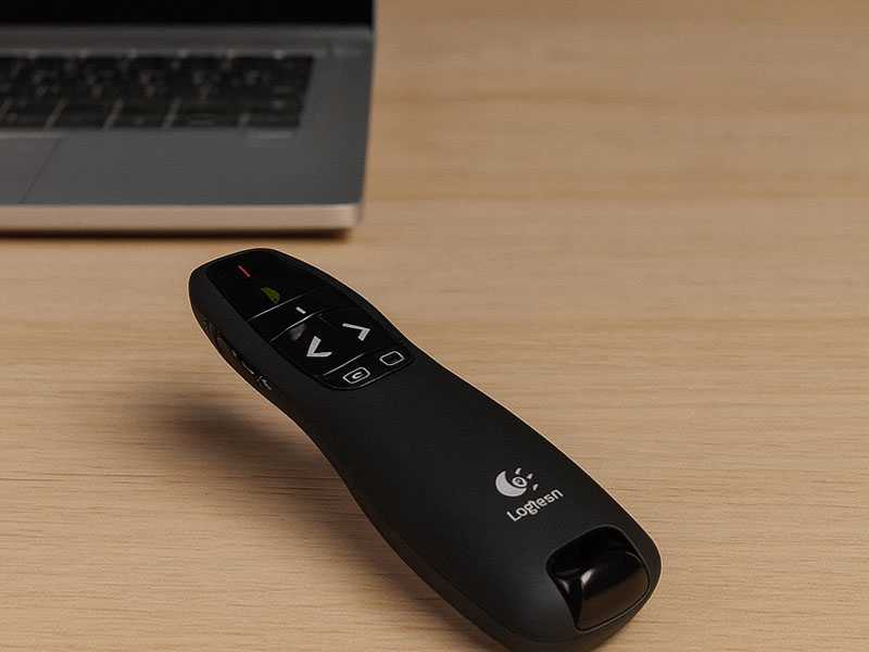 Указка (кликер) Logitech Wireless Presenter R400 USB