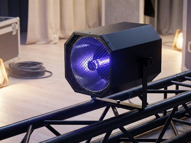 Ультрафиолет светильник направленный Euro DJ BLACKLIGHT 400 SPOT