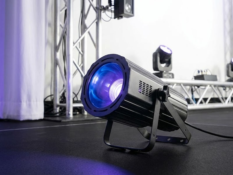 Ультрафиолетовый светильник AMERICAN DJ UV COB CANNON