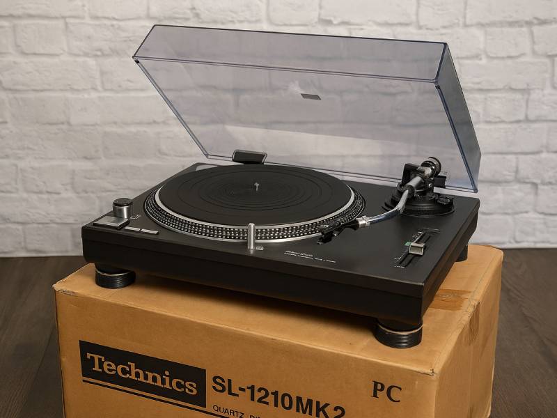 Виниловые проигрыватели Technics SL-1210 МК2