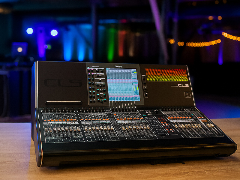 Yamaha CL5 - цифровой микшерный пульт 72/8