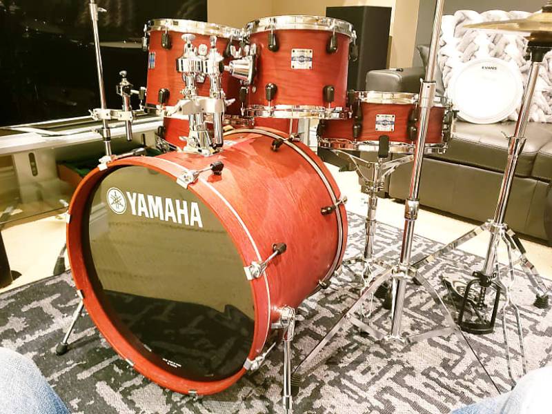 Yamaha OAK Custom красного цвета 22