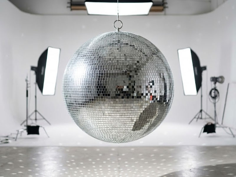 Зеркальный шар диаметром 1м